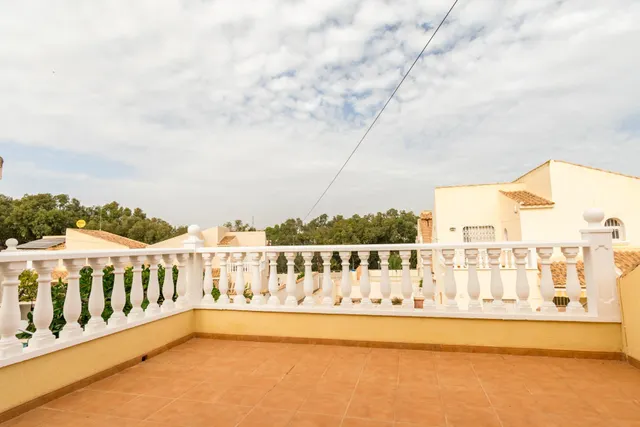 Chalet independiente a la venta en Playa Flamenca — 45