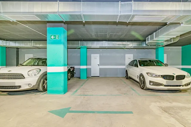 OPORTUNIDAD EN VENTA DE PISO VPO DE 3 DORMITORIOS EN BARRIO ALBAYDA CON PLAZA DE GARAGE Y TRASTERO — 37