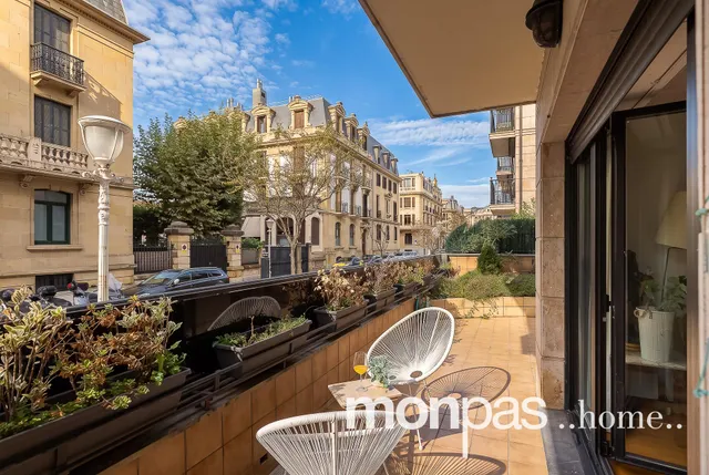 Piso en venta en Pº Francia — 12