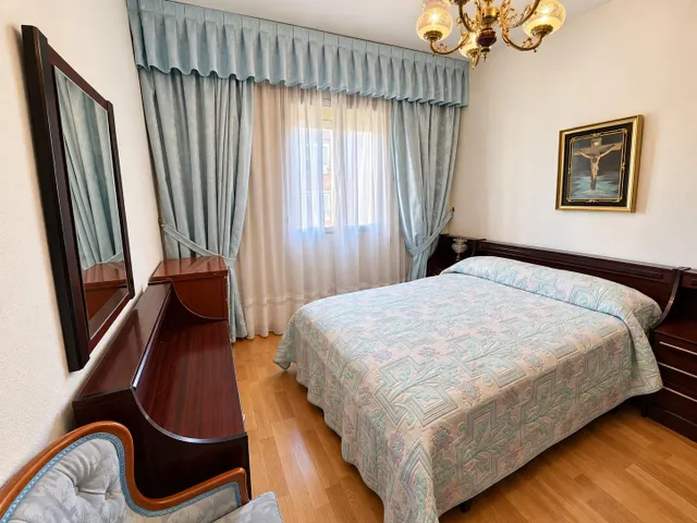 Piso de 2 dormitorios con terraza y grandes posibilidades de reforma en Simancas, Madrid — 21