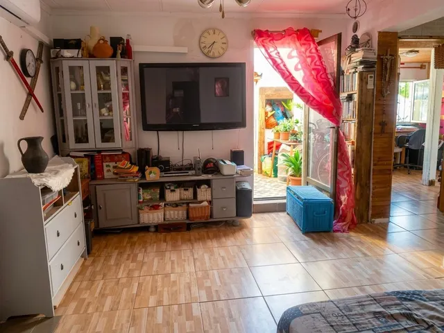 Tu refugio mediterráneo frente a la laguna rosa: un bungalow con amplio patio y muchas posibilidades — 20