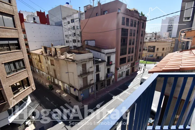 AMPLIA CASA CON TERRAZA Y MUCHAS POSIBILIDADES EN CASCO HISTÓRICO — 35