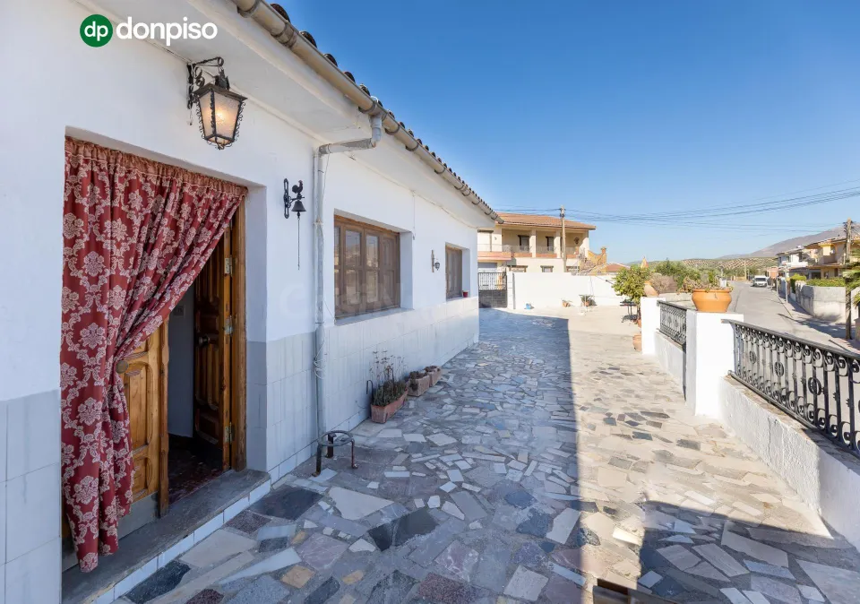 Chalet en zona residencial de Deifontes