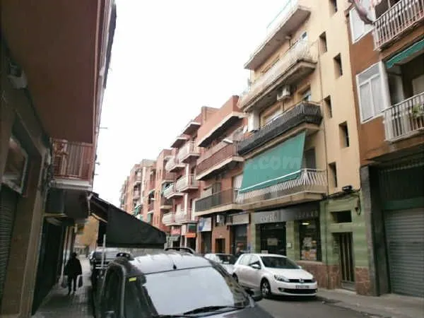 Se vende Piso OKUPADO en Demostenes 28 Sabadell, (Barcelona)