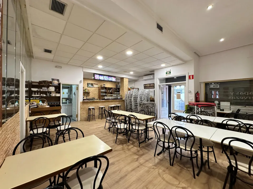 Oportunidad Única: Local Comercial Totalmente Acondicionado en San Pedro del Pinatar (Murcia)