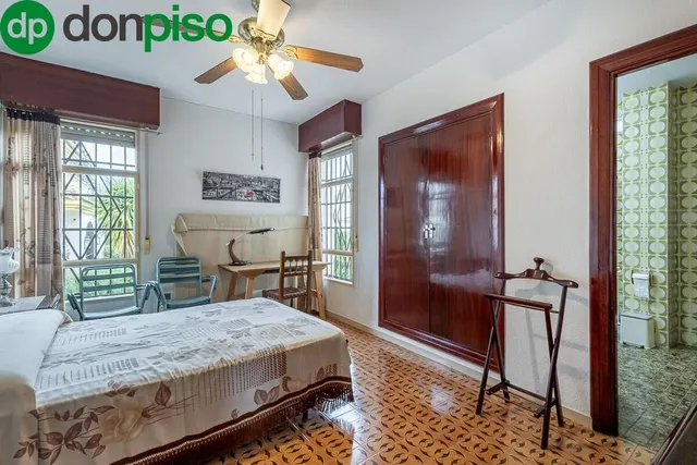 Gran casa con parcela y piscina en Cájar — 14