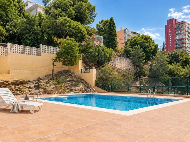 Estudio en planta 12 con vistas al mar y parking en Benidorm