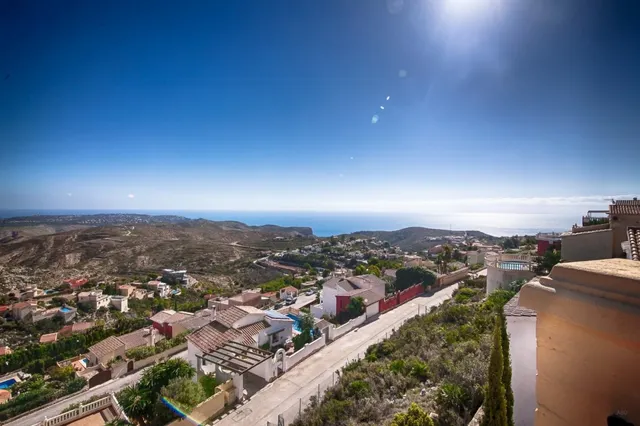 VILLA AUTÉNTICA ESPAÑOLA CON IMPRESIONANTE VISTA PANORÁMICA AL MAR — 24
