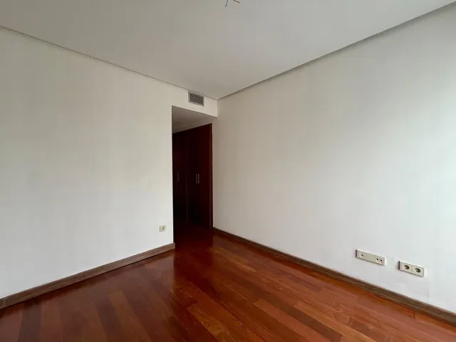 Piso  con gran jardín privado en la zona de Turruñuelos — 14