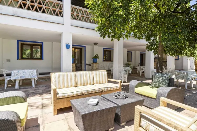 Chalet 9 habitaciones 900m² en venta - Cortes de la frontera - foto 3