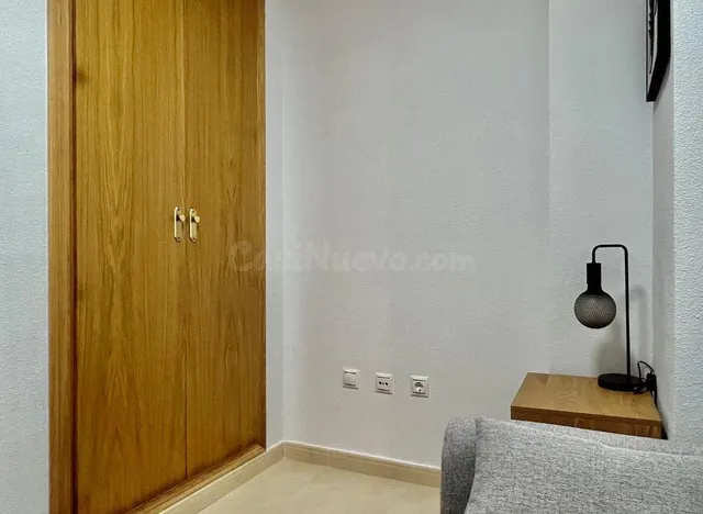 Apartamento con piscina comunitaria, Alicante, Torrevieja. 2 habitaciones, 53 m2, 1,4 kilómetros del mar — 25