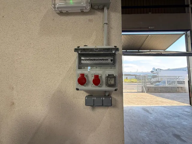 Nave Industrial en Alquiler de 330 m2 + 210 m2 de Patio | 540 m2 de Parcela — 20