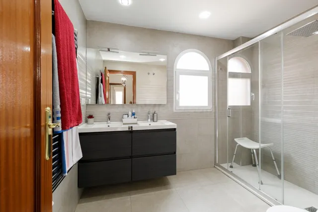 Adosado “Dos en Uno” con apartamento independiente. — 20