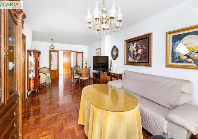 VIVIENDA EN ZONA CENTRO - ALHAMAR, CON PLAZA DE GARAJE Y CALEFACCIÓN — 4