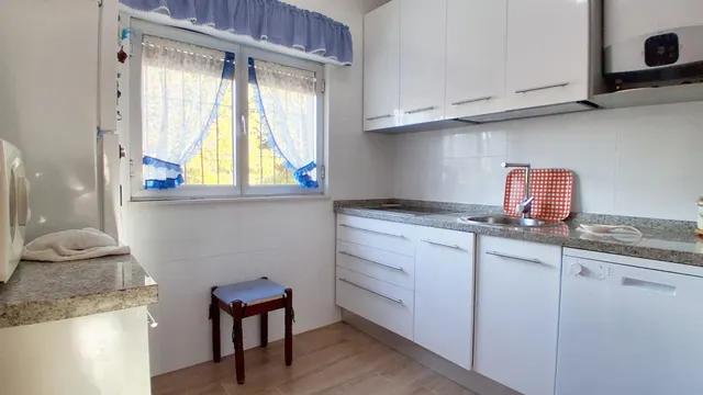 CASA CON TERRENO RÚSTICO VENTA ALMENARA DE TORMES. Urbis te ofrece una casa con terreno rústico en venta en Almenara de Tormes, Salamanca. — 33