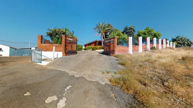 Finca rústica de más de 70 hectáreas con cortijo, casa de guardas y nave agrícola a solo 10 minutos de Córdoba — 46