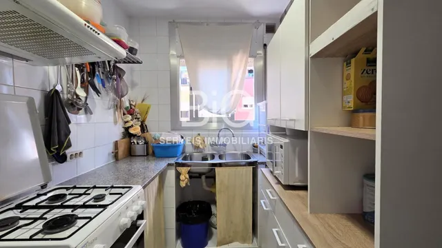 Piso en venta con inquilino en Rocafonda - foto 5