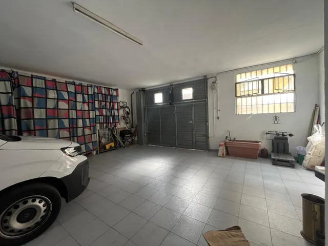 Local apto para diversos usos, garaje, almacén, comercio, cerca del Passeig Verdaguer por 79.000 Eur — 10