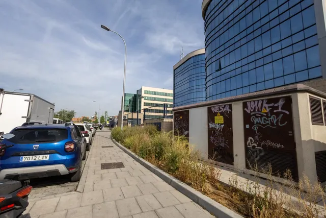 Oficina en venta en Avenida de la Albufera 323, Madrid — 41