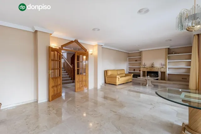 Espectacular casa independiente con piscina y grandes vistas en Monteluz (Peligros) — 9