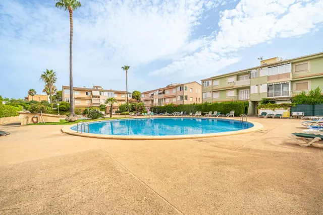 Planta baja totalmente reformada con jardín privado, sauna, piscina comunitaria y parking en Sa Coma — 38