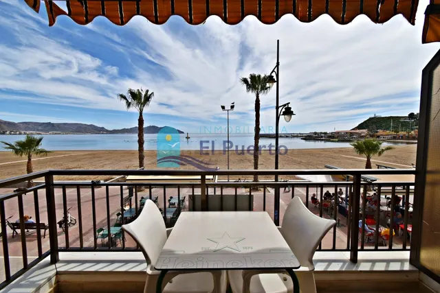 PISO EN PRIMERA LÍNEA, EN PLENO PASEO MARÍTIMO – REF 1015 - foto 2