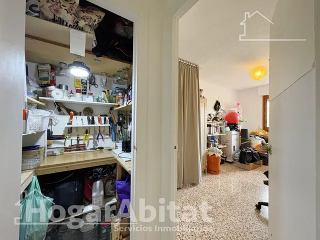 OPORTUNIDAD DE INVERSIÓN! EXTERIOR CON BALCÓN Y GARAJE — 28