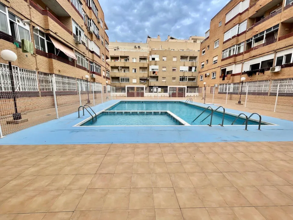 Gran apartamento en Torrevieja: 1 hab, 1 baño