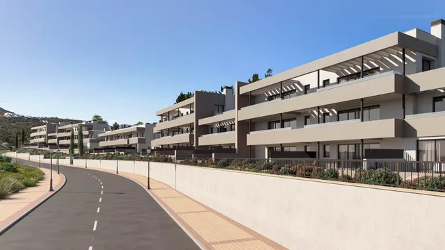 Ático de 2 dormitorios y 2 baños. Estepona — 2