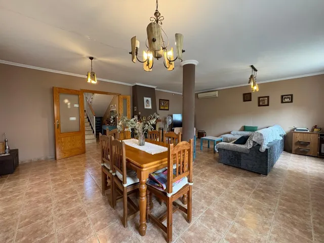 EXCELENTE CHALET EN PERFECTO ESTADO — 20