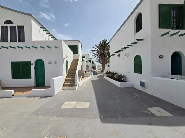 Estudio en primera línea con acceso directo a la playa – El  - foto 3