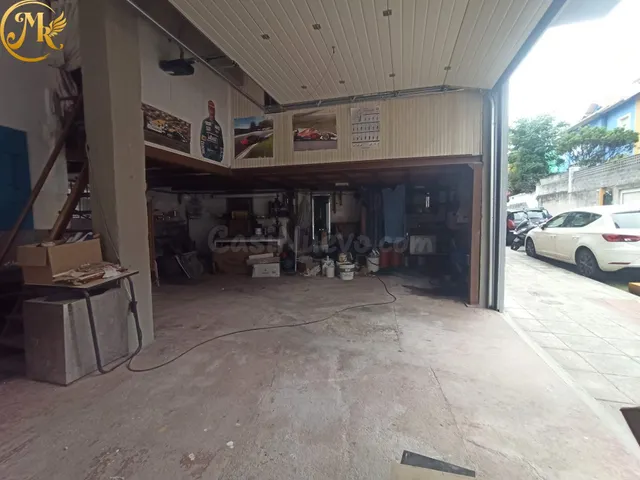 Local esquinero en Cisneros, actualmente con Vado, 2 puertas
