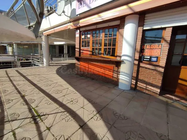 Dos locales, 1 con licencia de bar y otro de almacen - foto 2