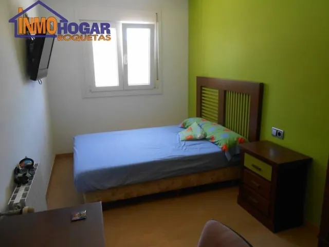 CHALET DE LUJO, 1000 m de parcela, 4 DOR,3 BAÑOS, PIS EXCELENTENTES CALIDADES A 200 m DE LA PLAYA!! — 28