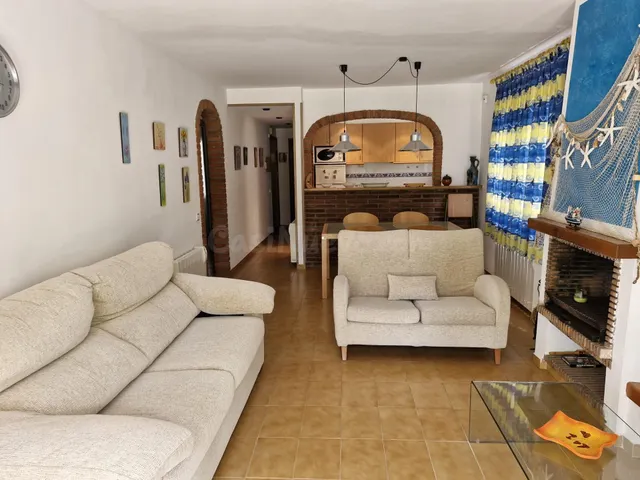 Planta baja con 91 m2 útiles, 100 m2 de jardín privado y acc - foto 3