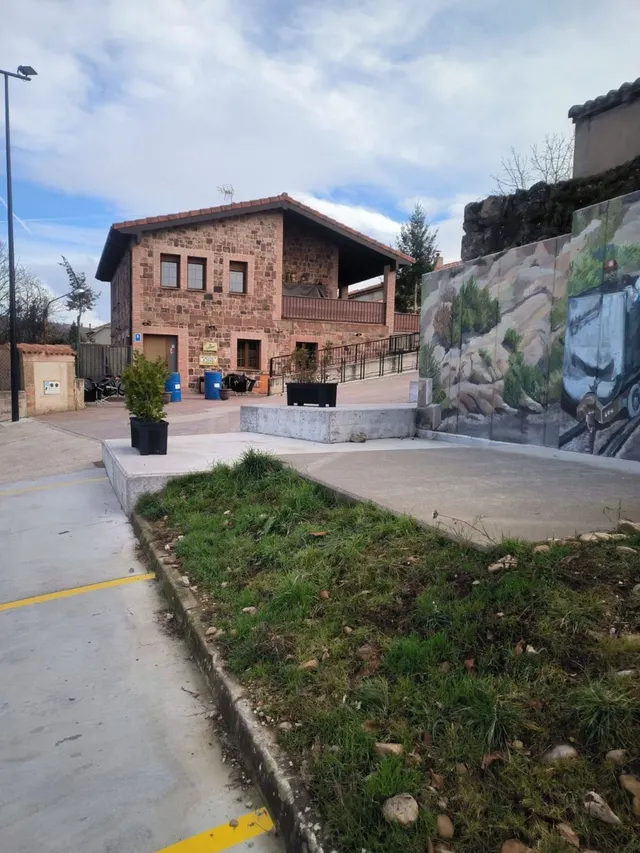 Edificio 240m² en venta - Castilla y leon - foto 2