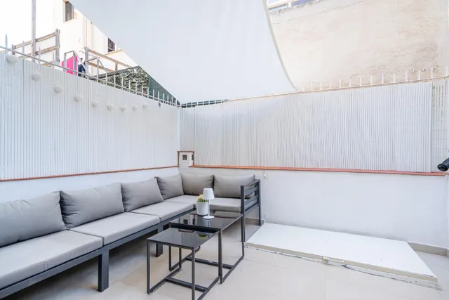 ¡A solo 50 metros del mar! Planta baja reformada con dos terrazas privadas en Can Pastilla — 12