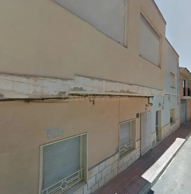 SE VENDE local comercial OKUPA en C Sant Pau de Monóvar/Mo - foto 2