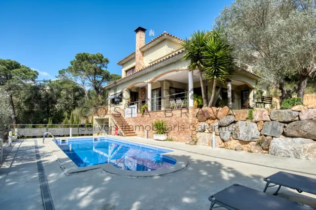 HERMOSA CASA CON PISCINA CERCA DE LA PLAYA - VENTA O ALQUILER CON OPCION A COMPRA — 2