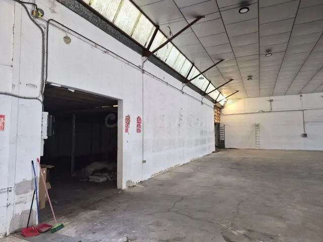 NAVE INDUSTRIAL PREMIUM DE 1.300 m2 CON PATIO, OFICINAS Y AL - foto 5