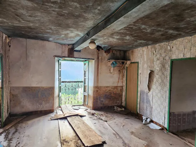 PRECIOSA CASA CON CAPILLA Y TERRENOS EN VILLAYON (ASTURIAS) — 21