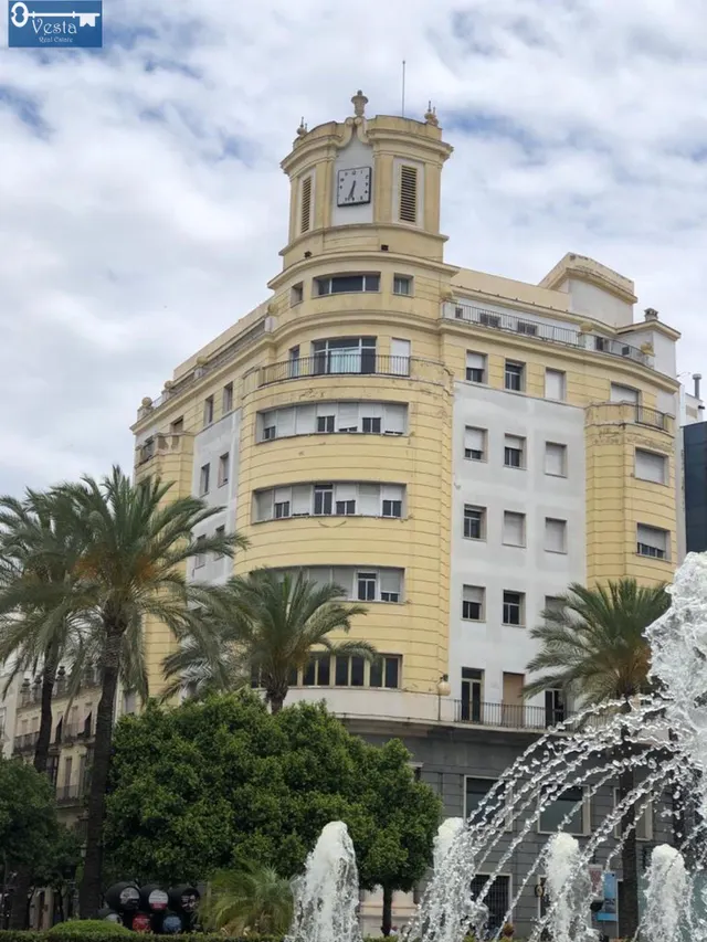 ÁTICO EN EL CENTRO — 10