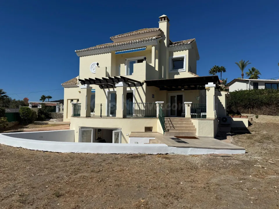 Villa 5 habitaciones 334m² en venta - Las Lomas