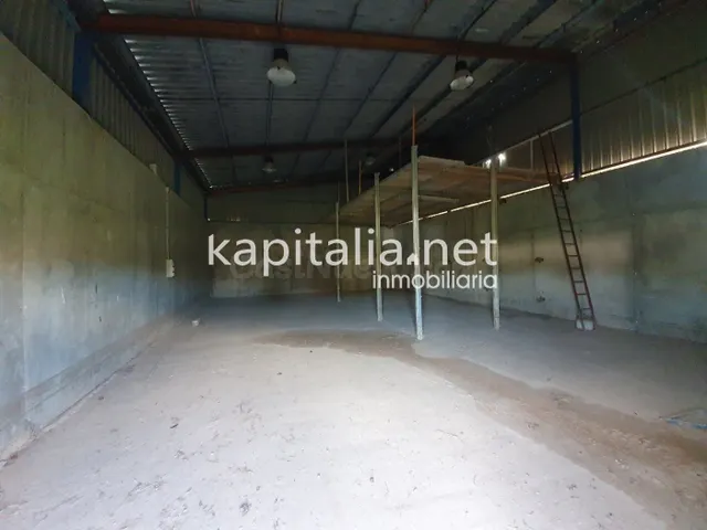 Terreno residencial con naves a la venta en Ontinyent. — 3