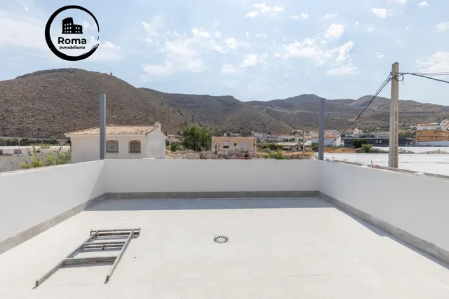 Estrena vivienda a 5 minutos de la playa en Castell de Ferro - foto 4