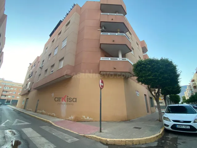 VENTA DE LOCAL COMERCIAL ESQUINA EN EJIDO CENTRO - ADMITE DI