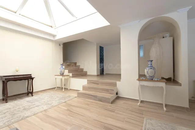 VILLA DE 4 DORMITORIOS, 3 BAÑOS, PISCINA Y JARDÍN EN DEHESA  - foto 5