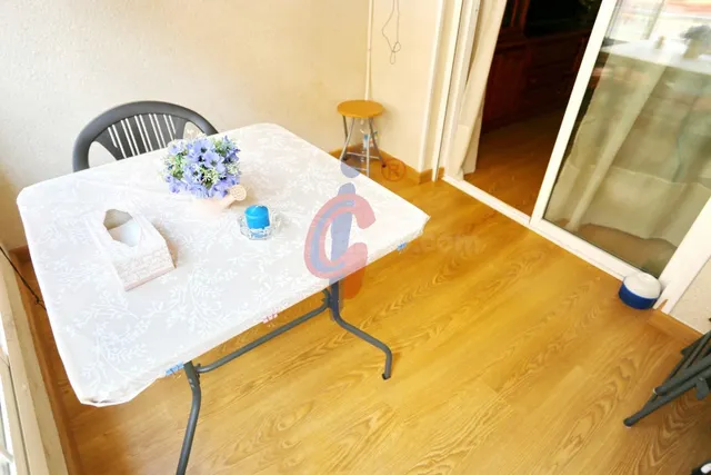 Piso impecable en Las Viñas con piscina comunitaria, terraza acristalada y muy cerca del mar — 4