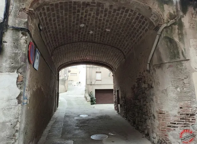 Edificio histórico para rehabilitar en pleno centro de Alforja – Gran oportunidad para inversión o promoción — 14