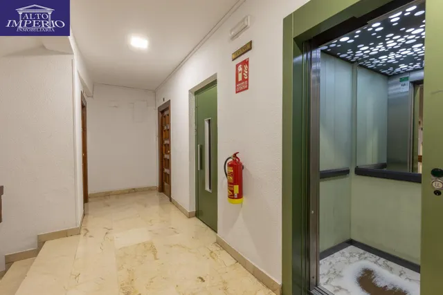 Amplia vivienda en pleno centro de Granada — 47